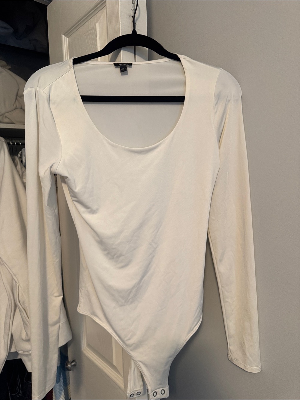 EXPRESS White Long Sleeve Scoop Neck Bodysuit - Women
